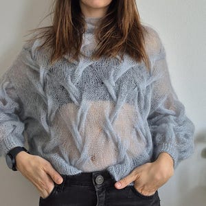 PDF Strickanleitung Pullover ELENA – deutsch und englisch, PDF-Download für Damenpullover mit Zopfmuster aus Mohair, durchsichtig
