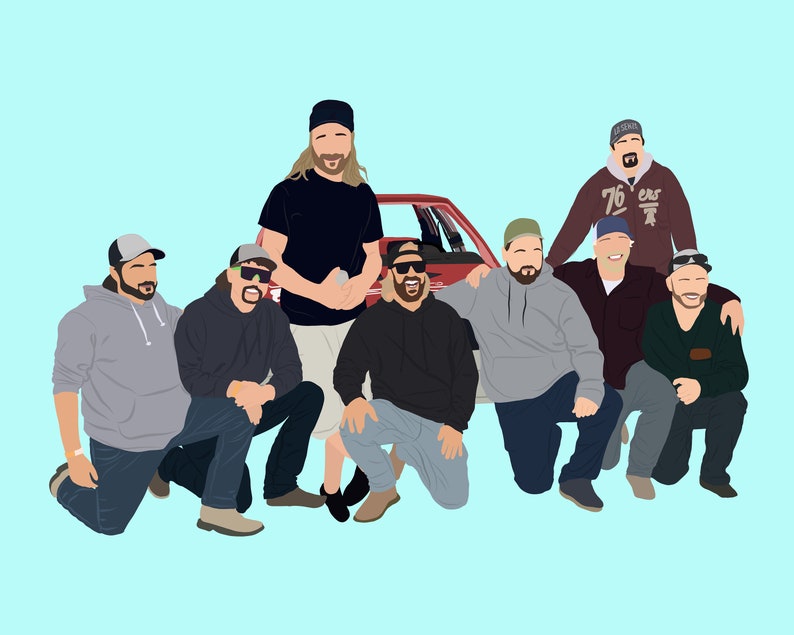 Pu&ograve; includere: Un gruppo di otto uomini posa davanti a un'auto rossa. Indossano tutti abiti casual, tra cui cappelli e occhiali da sole. Gli uomini sorridono e guardano la fotocamera.