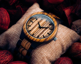 Holzuhr, Holzuhr, gravierte Uhr, Uhr für Herren, personalisierte Uhr, Geschenk für ihn, Herrengeschenk, Geschenk für Papa, Trauzeugenuhr, Weihnachten