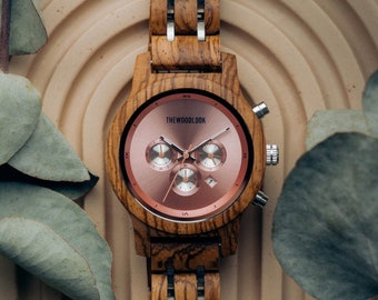 Montre en bois gravé pour femme, montre en bois personnalisée pour femme, montre minimaliste pour femme, cadeau pour femme, cadeau d'anniversaire pour elle, cadeau de fête des mères