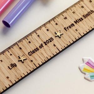 Régua da turma de 2025 – Régua de madeira personalizada | Presente de fim de período do professor | Presentes para formandos do 6º ano | Presente de formatura da creche