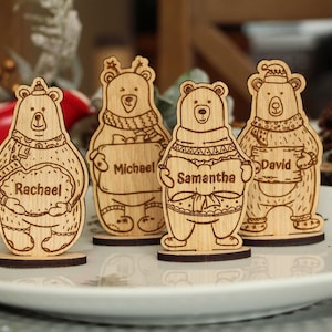 Weihnachtsbär-Ortsnamen Personalisierte Weihnachtstisch-Ortsnamen Weihnachtstischdekorations-Holzgedecke für Weihnachtstag
