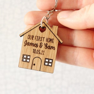 2x Personalised Our First Home Keychains / Engraved New Home Matching Keyrings, Housewarming Gift For The Home, New Homeowner Present 2023 imagen 5