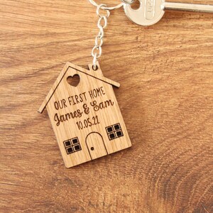 2x Personalised Our First Home Keychains / Engraved New Home Matching Keyrings, Housewarming Gift For The Home, New Homeowner Present 2023 imagen 7
