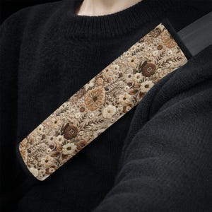 Funda de cinturón de seguridad con estampado floral bohemio color avellana, marrón, beige y verde, funda de cinturón de seguridad para coche con estampado floral bohemio color salvia, regalo para coche, bordado falso
