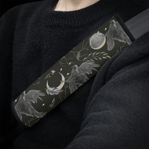 Copricintura di sicurezza "Lunar Raven", copricintura di sicurezza "Witchy", copricintura di sicurezza "Goth", regalo decorativo per auto con estetica "Dark Moon"