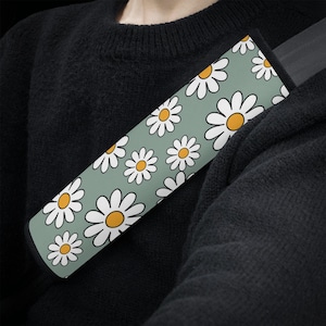 Daisy Sage Seat Belt Cover, Retro Floral Seat Belt Strap Cover, Flower Car SeatBelt Pad, Cottagecore Car Accessories for Women, Gift for Her