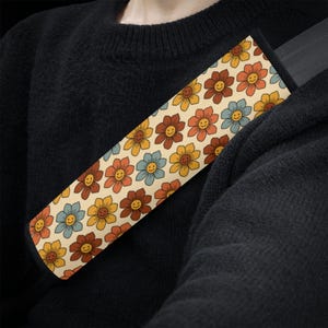 Smiley Flowers SeatBelt Cover Cute, Retro Floral Seat Belt Strap Cover, Hippie Car Seat Belt Pad, Boho Car Accessories & Gift for Women