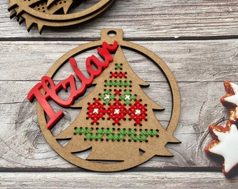 Bola de Navidad personalizada con nombre para bordar. 100% en madera MDF