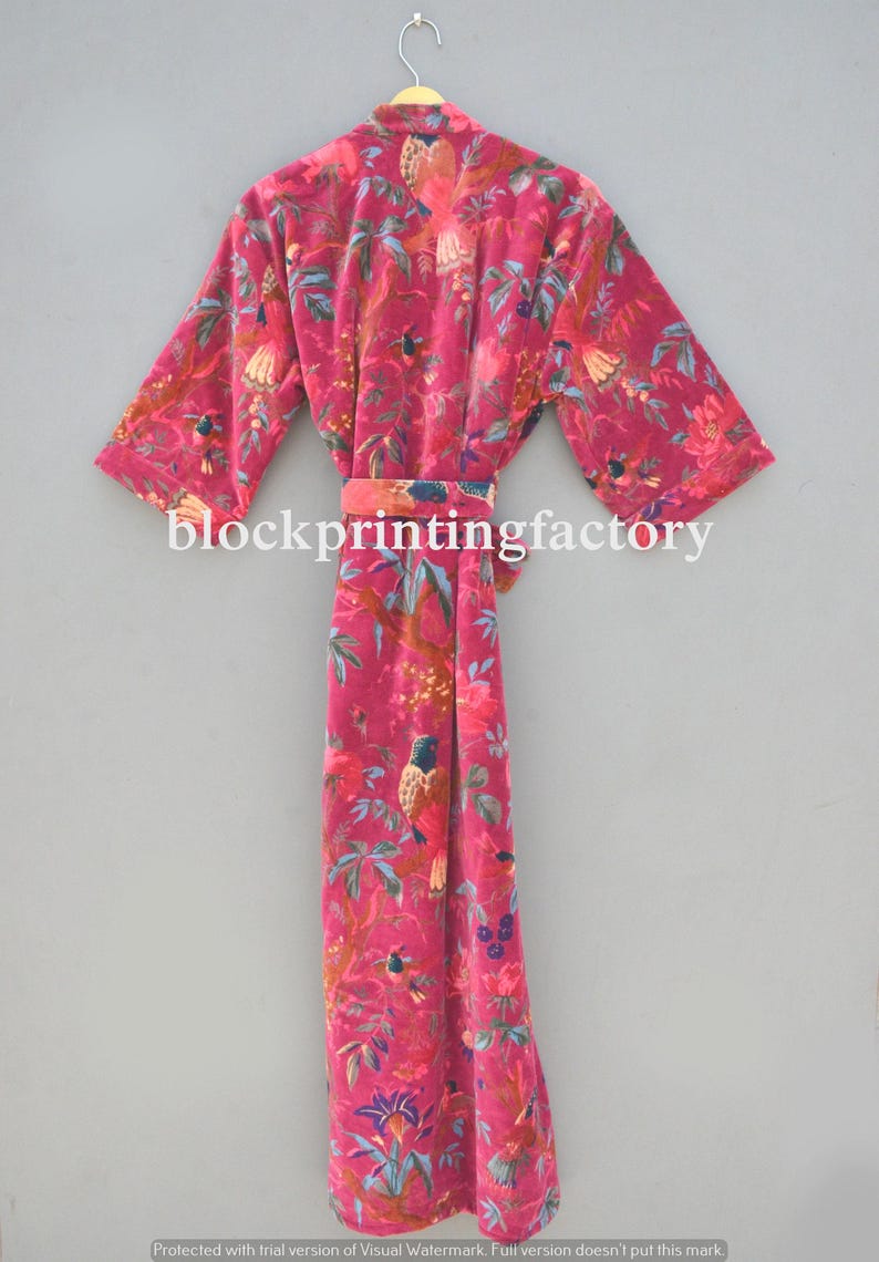 Robe quimono de veludo feito à mão: roupão boho com estampa floral imagem 6
