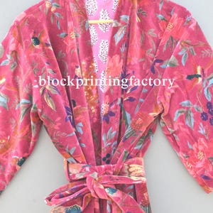 Robe quimono de veludo feito à mão: roupão boho com estampa floral imagem 2