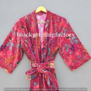 Robe quimono de veludo feito à mão: roupão boho com estampa floral imagem 5