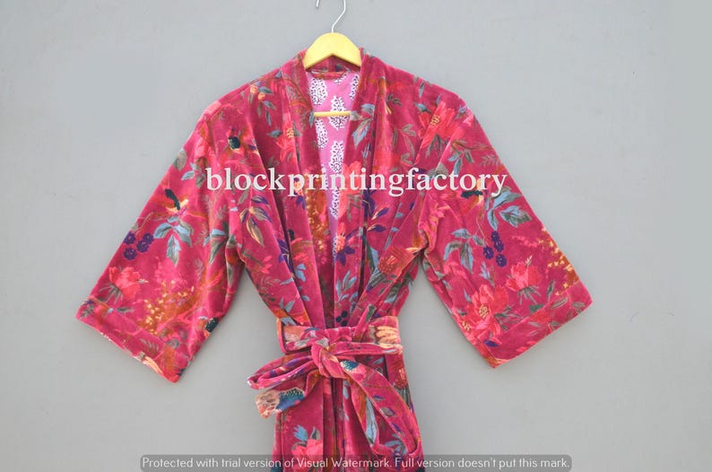 Robe quimono de veludo feito à mão: roupão boho com estampa floral imagem 5