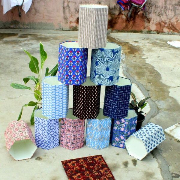 Poubelle à papier décorative pour la maison, corbeille imprimée en bloc de bois / Poubelle / Poubelle / Poubelle à poussière / Poubelle en carton Cadeau de pendaison de crémaillère