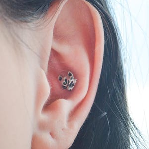 Okami | 16g Wolf Flatback Stud | Stainless Steel Piercing Jewelry | Japanese Guardian Wolf Earring | Alt Mythology Piercing Gift | Anime