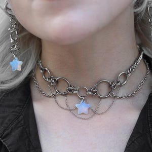 Starglow Spark Choker | Halsband i rostfritt stål i 9k guld | Halsband med himmelsk stjärnkristall | Minimalistisk vardagsgåva för lager-på-lager