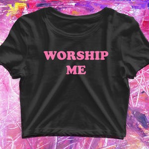 Verehrt mich - Crop Top: Y2k lustiges Baby-T-Shirt