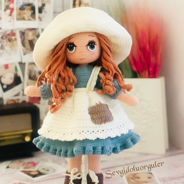 PATRÓN INGLÉS Muñeca Niña con Gorro Amigurumi PDF