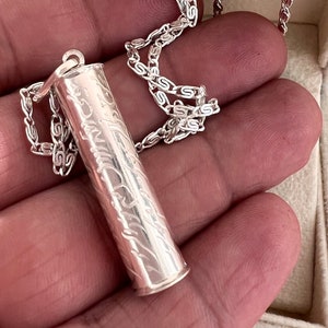 Collar con medallón de protección islámico chiita de plata esterlina 925 con Hirz Iman Javad Jawaad sobre piel de ciervo, grabado a mano y Dua Samawat