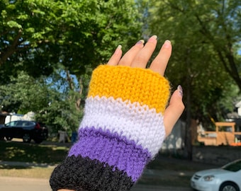 Mitaines en tricot drapeau de la fierté non binaire, chauffe-mains en tricot de la fierté, gants en tricot double épaisseur, cadeau non binaire, cadeau coming out