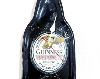 Reloj de pared con botella de Guinness reciclada: Arte con botellas de cerveza aplastadas