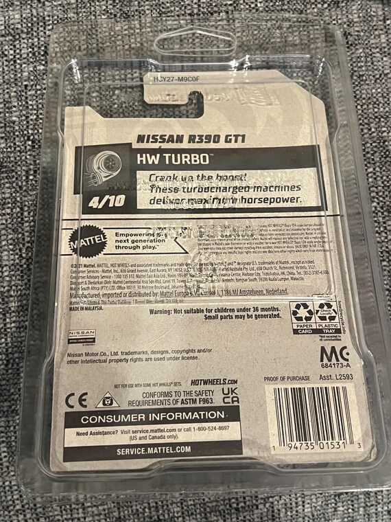Hot Wheels Nissan R390 GT1 (Rot) – 1:64, Factory Fresh 2021, Serie 9/10, Inkl. KLAS Car Keeper Schutzhülle