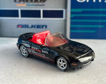 Hot Wheels 2022 Mazda MX-5 Miata (Highway 35 BLACK) 1:64 Scale Diecast Car - Radical Wrestlers Series 5/5 - View #5