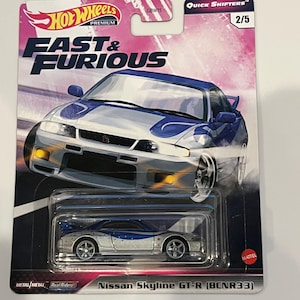 Hot Wheels Premium Nissan Skyline GTR bnr33 R33 1:64 scale car