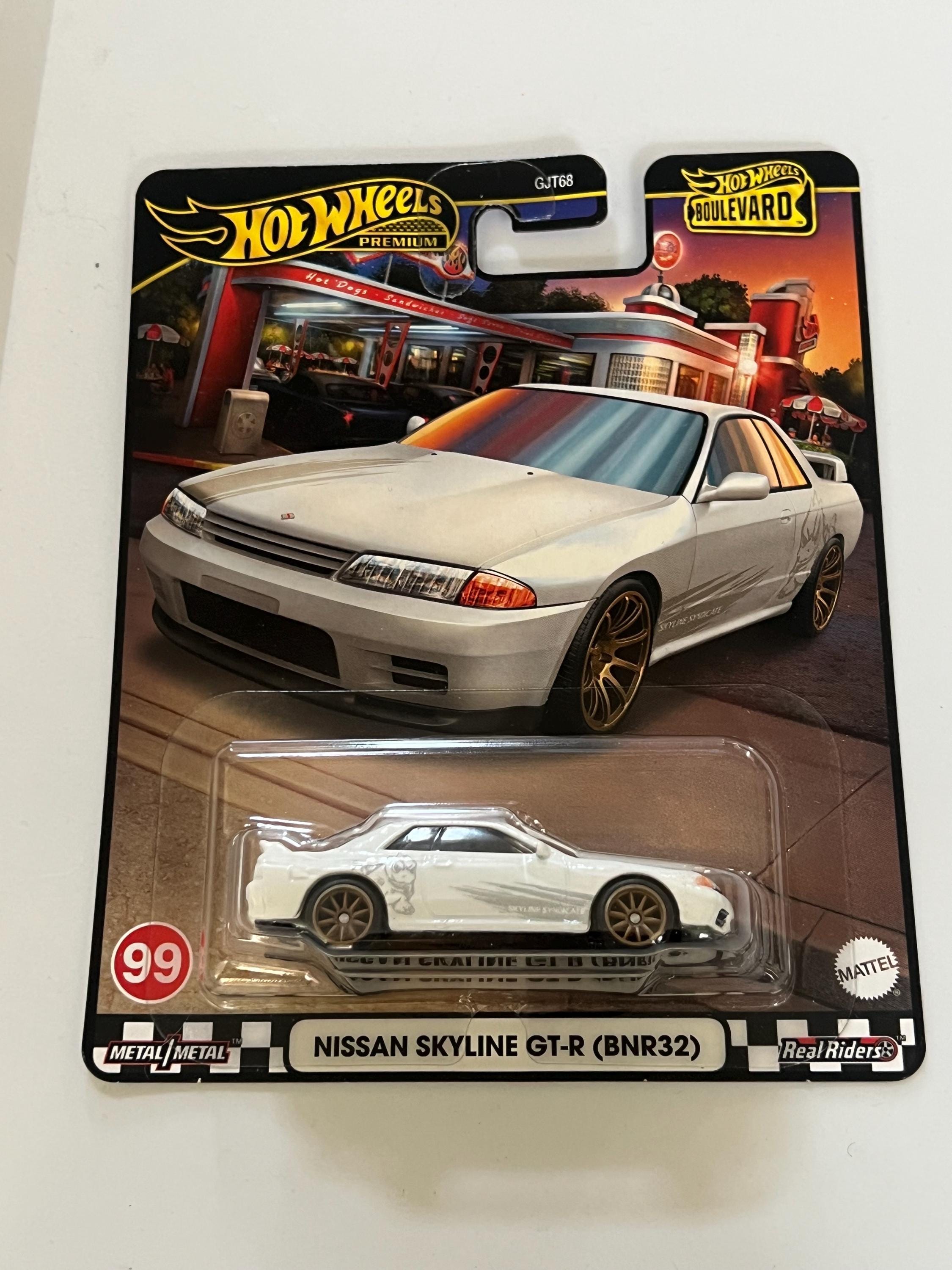 Hot Wheels Boulevard Nissan GTR R32 White 99 Series Numbered
