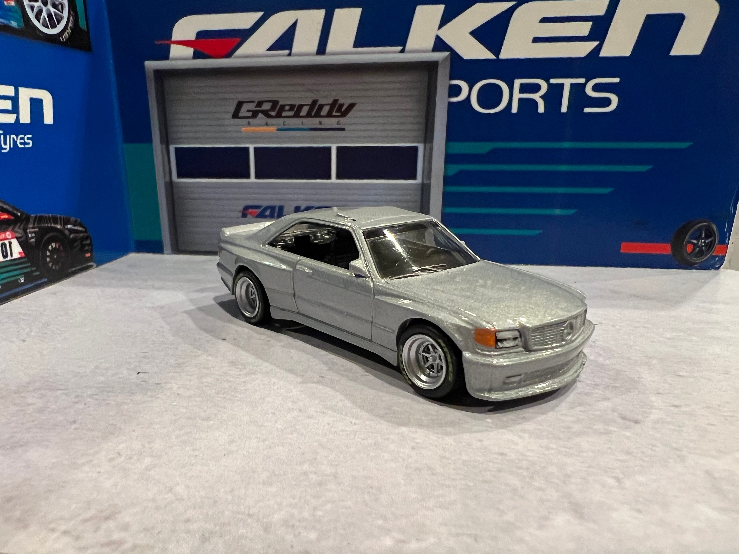 ミニカー Hot Wheels Mercedes-Benz 560 SEC AMG Sth 610cMvfHgGL._UF894,1000_QL80_.jpg