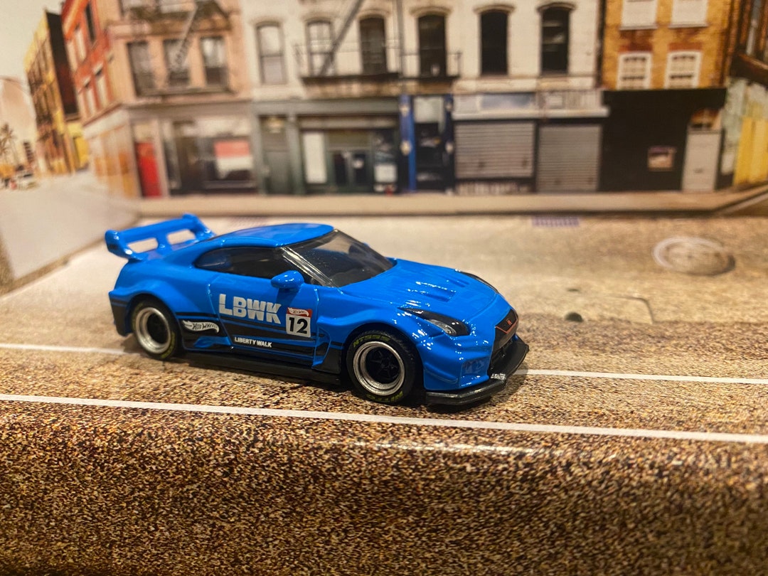 Hot Wheels LIBERTY WALK 35GT-RR NISSAN SKYLINE GT-R R35