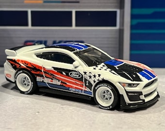 Hot Wheels Stars and Stripes Ford Mustang Gt500 With Real Rider