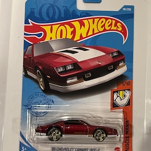 Hot wheels Chevrolet Camaro Iroc-Z mainline 1/64 scale car toy