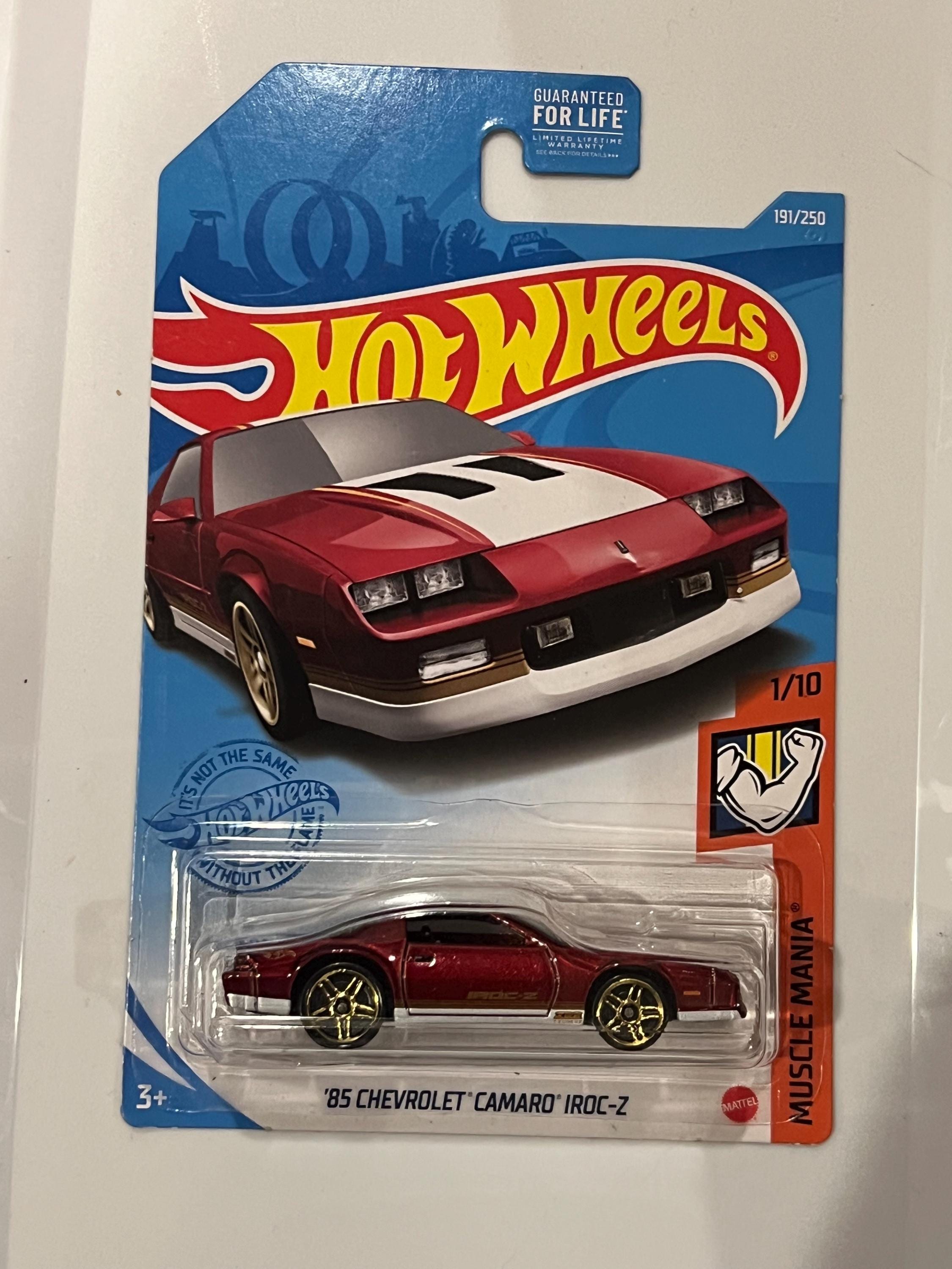 Hot Wheels Chevrolet Camaro Iroc-z Mainline 1/64 Scale Car