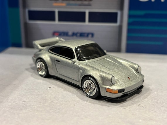 Hot Wheels Premium Fast and Furious Porsche 911 Carrera RS