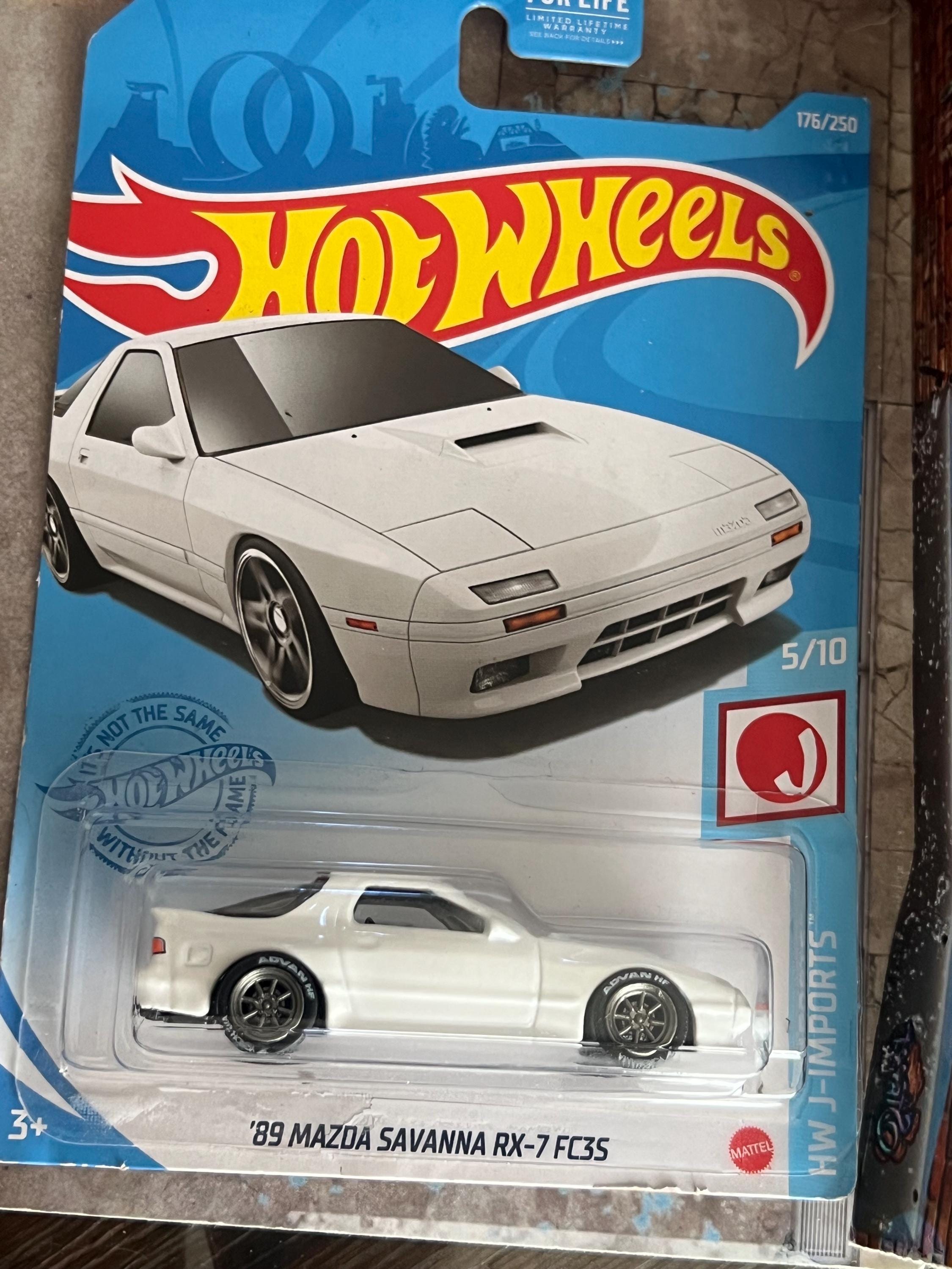 Hot Wheels 1/64 Scale Mazda Rx7 Fc3s Savannah Coupe Real Rider