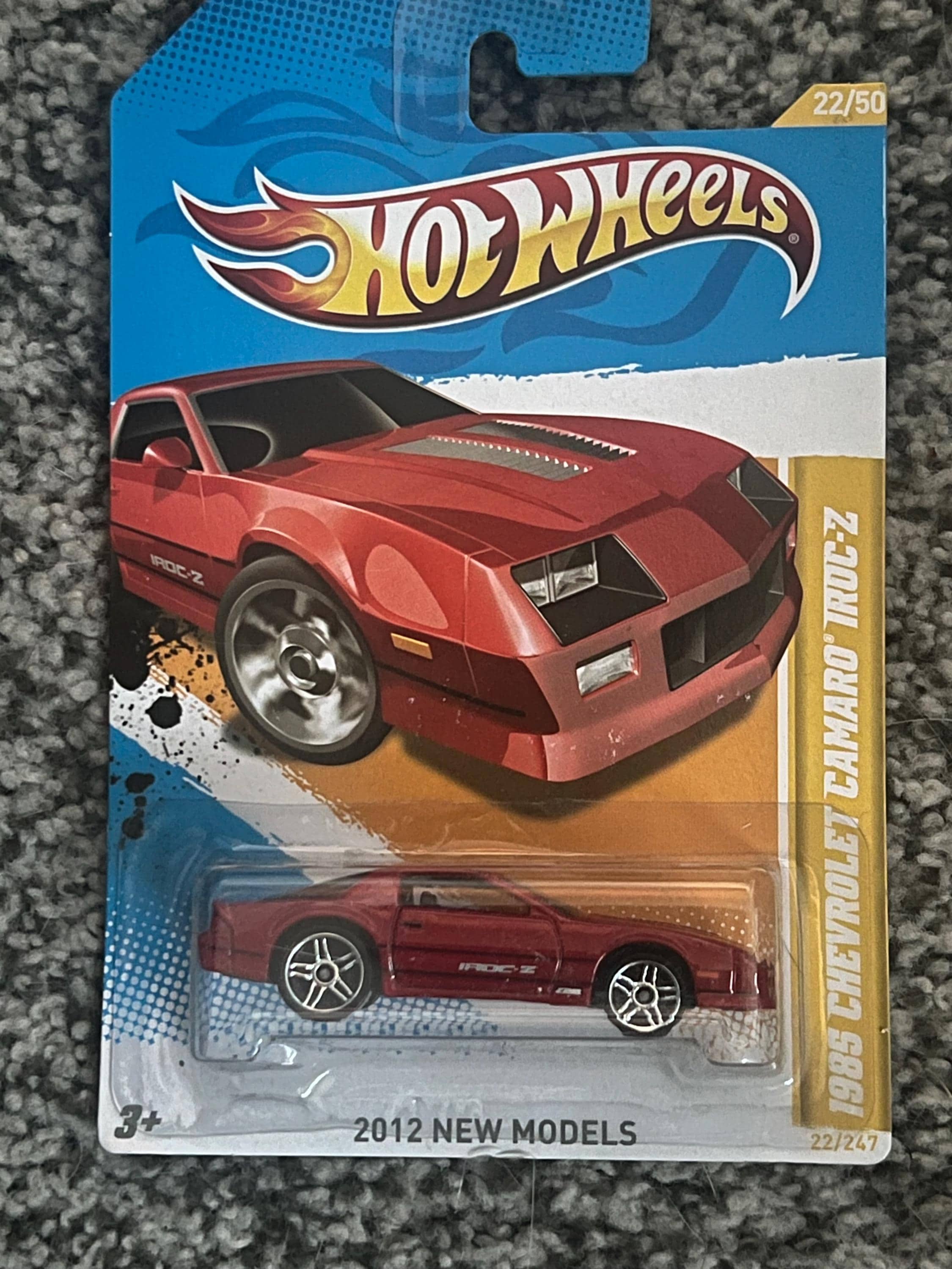 Hot Wheels Chevrolet Camaro Iroc-z Mainline 1/64 Scale Car