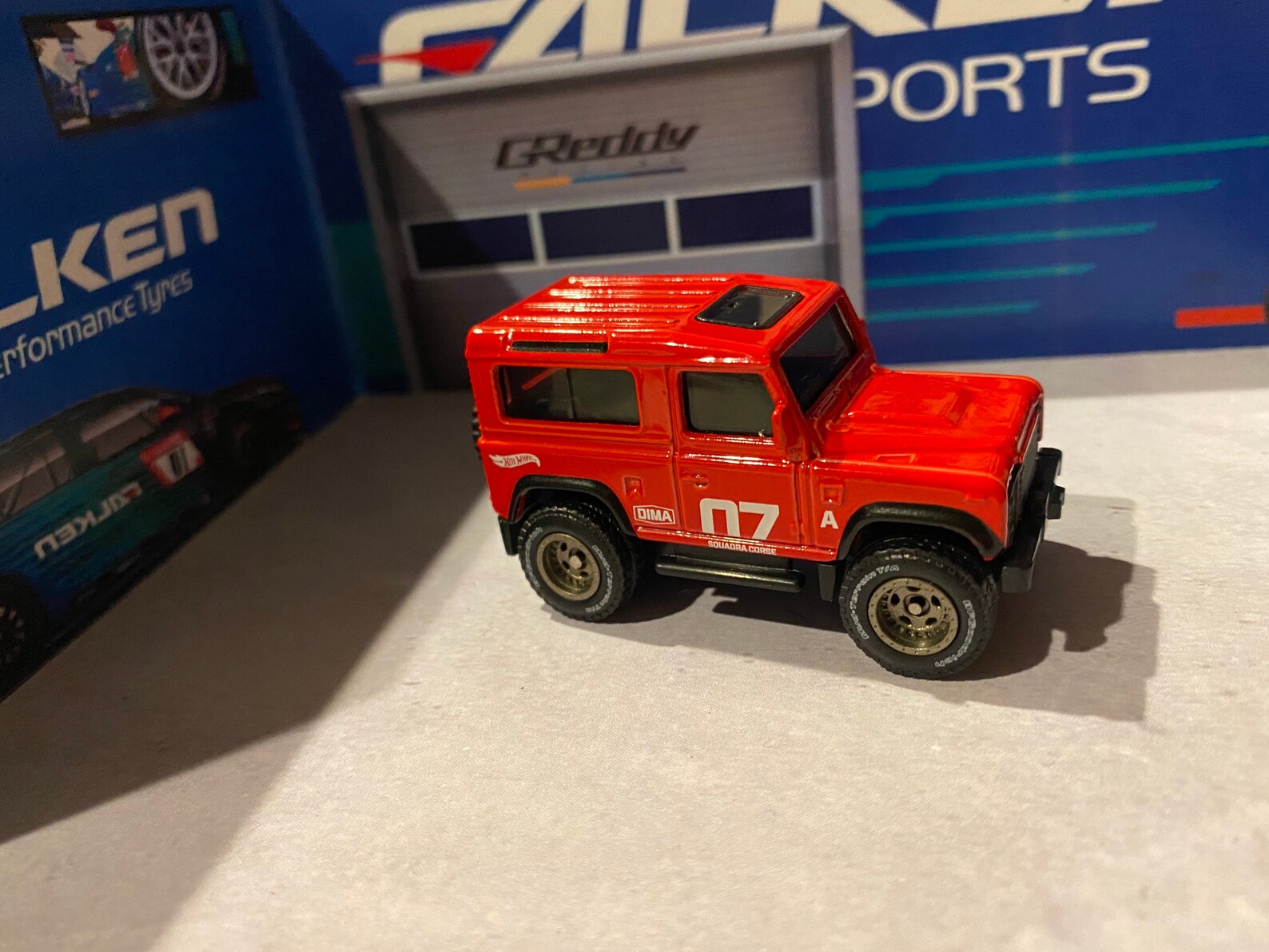 Hot wheels land rover