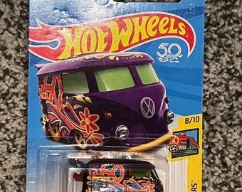 Volkswagen Kool Kombi - M&m's Edition - 1:64 Scale - Digital Photo