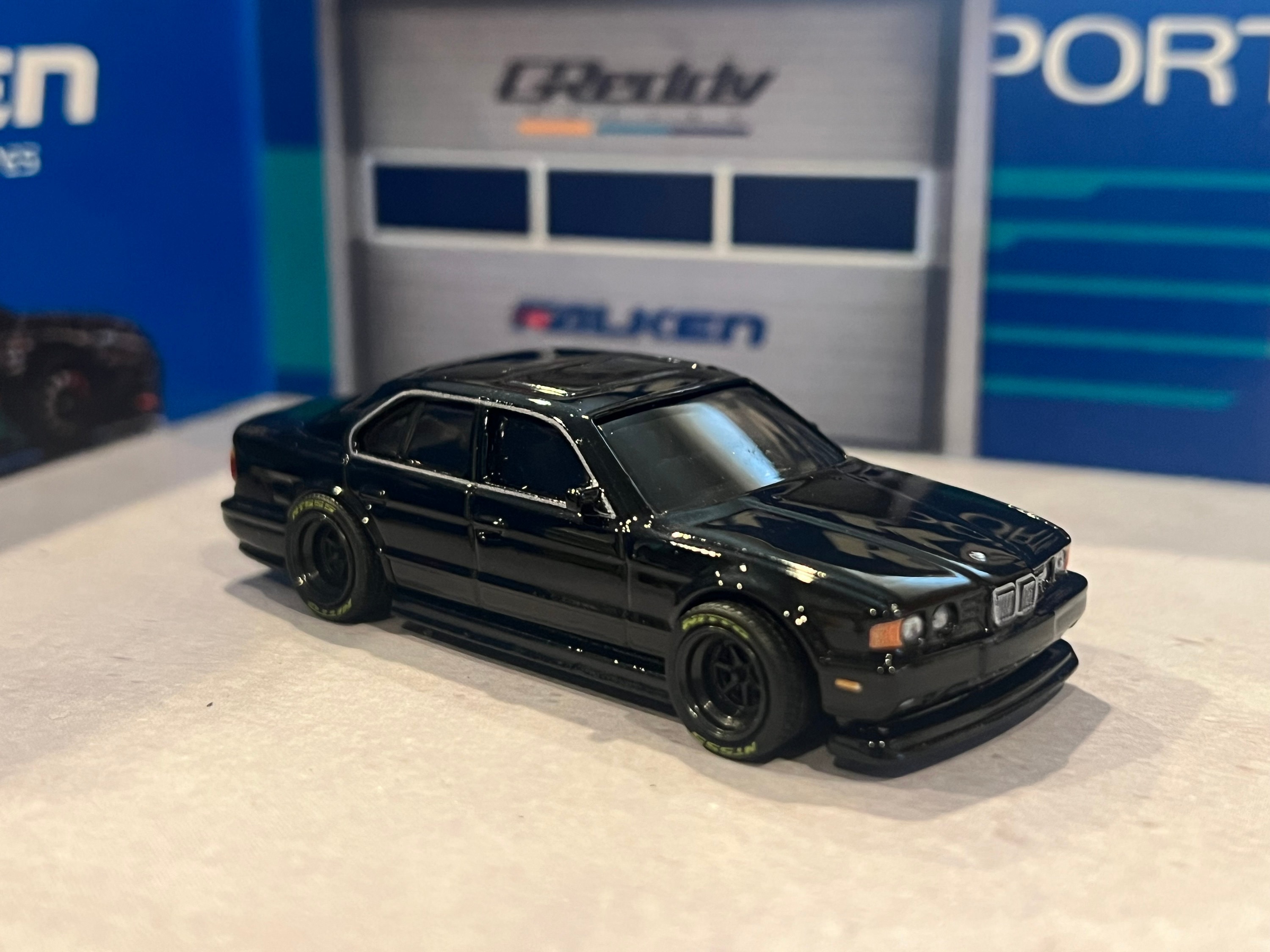 Hot Wheels 1991 Bmw M5 Sedan Black Premium Metal Base Wheel