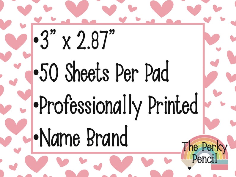 K&ouml;nnte beinhalten: Eine wei&szlig;e Karte mit schwarzem Text auf einem rosa Herz-Hintergrund. Der Text lautet: &bdquo;&bull; 3" x 2.87" &bull; 50 Blatt pro Block &bull; Professionell gedruckt &bull; Markenname&ldquo; Das Logo von The Perky Pencil befindet sich in der unteren rechten Ecke.