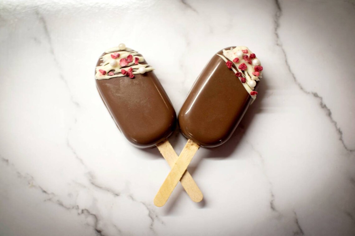 Cakesicles handmade and decorated. Variety of flavours and Etsy