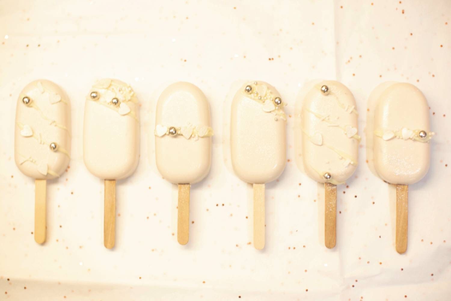 Cakesicles handmade and decorated. Variety of flavours and Etsy