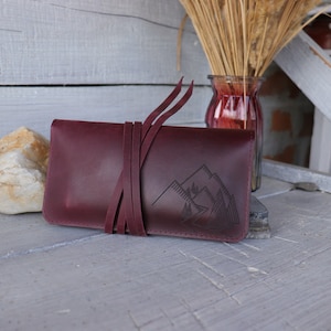 Cartera Boho de piel color burdeos. Cartera de piel para mujer, Cartera larga de piel, Cartera larga de piel para mujer, Cartera de viaje