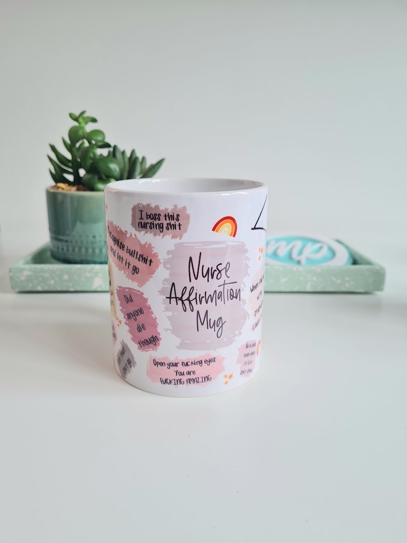 Taza de café con afirmaciones divertidas para enfermeras - Regalo de humor negro imagen 3