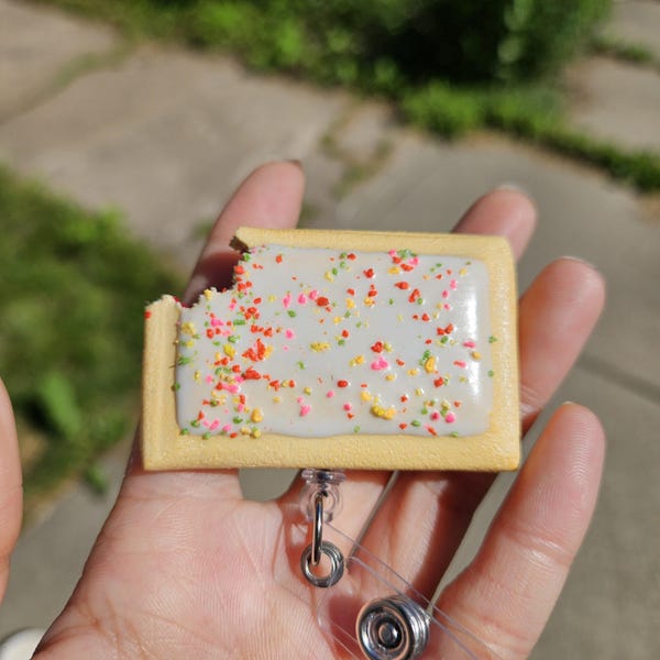 Jordgubbs Pop-Tart-märkesrulle | Söt nostalgisk snacksaccessoar | Handgjord namnskyltshållare