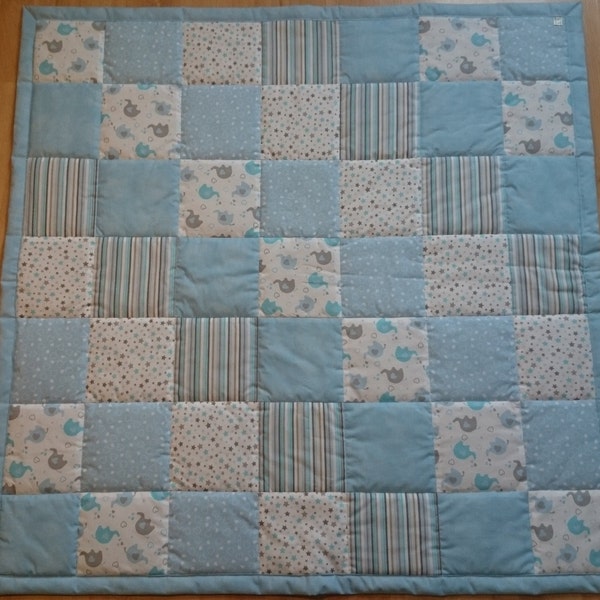 Wunderschöne Patchwork Decke/ Babydecke in toller Mustervielfalt, Hellblau, Aqua, Elefanten, Sternen, Streifen