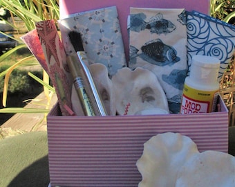 Kit de manualidades para hacer tú mismo, 4-8 conchas, kit de manualidades para fiestas, decora tus propias conchas con decoupage, kit todo incluido, gran selección de servilletas, viene en caja de regalo.