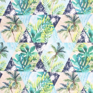 Könnte beinhalten: Ein nahtloses Muster mit einem tropischen Design mit Palmen, Blättern und einem geometrischen Hintergrund in Blau, Weiß und Beige.