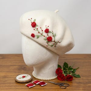 Women\'s French Style Flower Knitted Embroidery Beret Hats Red Women\ main image 2